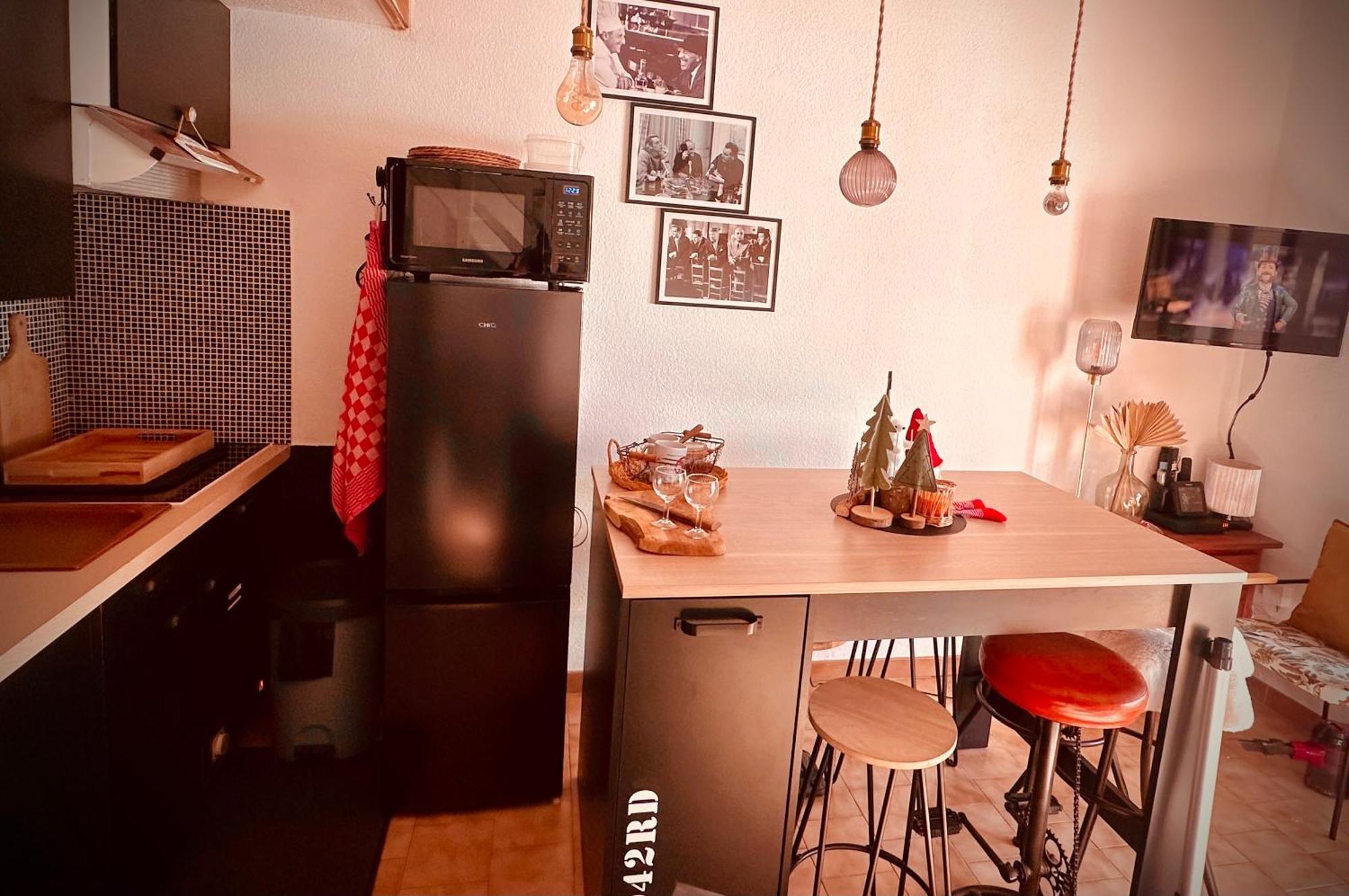 Residence Le Sunset Marseillan-Plage, Entre Mer Et Lagune De Thau, Etape Velo, Famille, Couple, Vrp, Toutou Admis, Jardin, Parking Prive Gratuit, Velos, Clim, Wifi Fibre Gratuite, Commodites, Plage Et Piste Cyclable A Proximite, 6 Couchages Nous Cont المظهر الخارجي الصورة