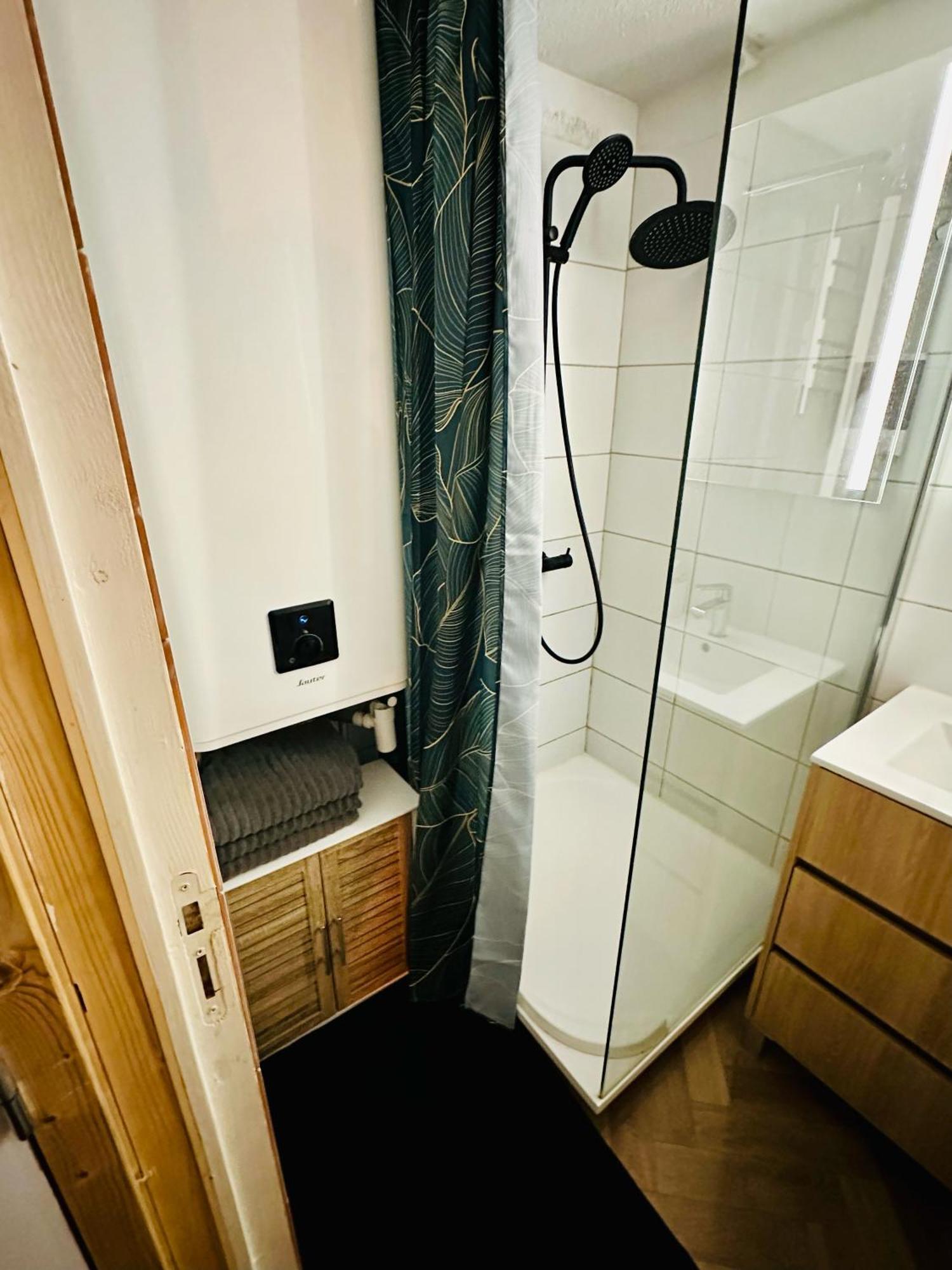 Residence Le Sunset Marseillan-Plage, Entre Mer Et Lagune De Thau, Etape Velo, Famille, Couple, Vrp, Toutou Admis, Jardin, Parking Prive Gratuit, Velos, Clim, Wifi Fibre Gratuite, Commodites, Plage Et Piste Cyclable A Proximite, 6 Couchages Nous Cont المظهر الخارجي الصورة